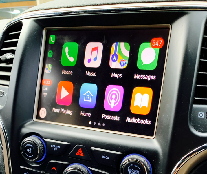 Apple CarPlay in 2016 Jeep Cherokee
