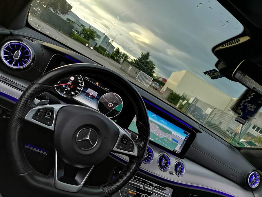 Activating Carplay in a 2018 E-Class