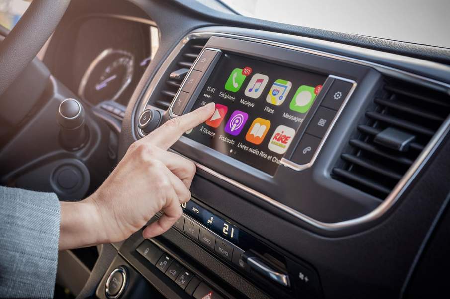 Installing CarPlay in a Toyota ProAce