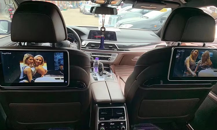 Do rear screens in cars have carplay?