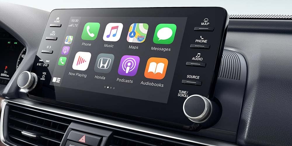 Which Honda vehicles are equipped with Apple CarPlay?