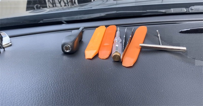 Is It Easy to Install CarPlay in Your Car Yourself?