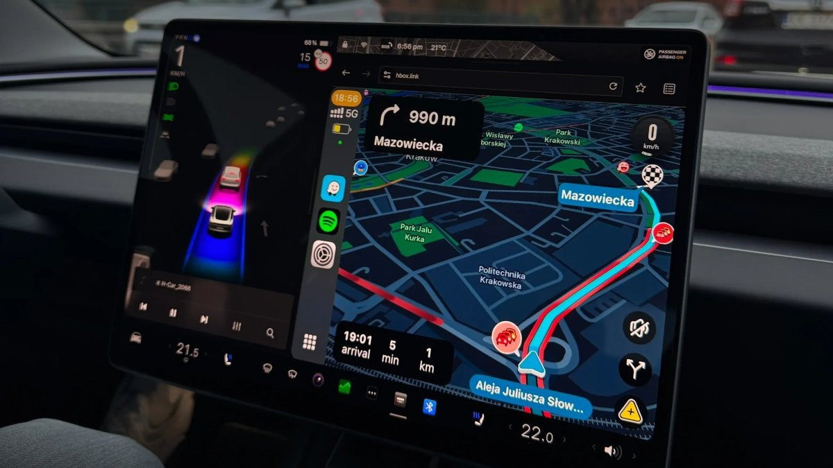 Tesla and Apple CarPlay: The Revolution Everyone Is Waiting For