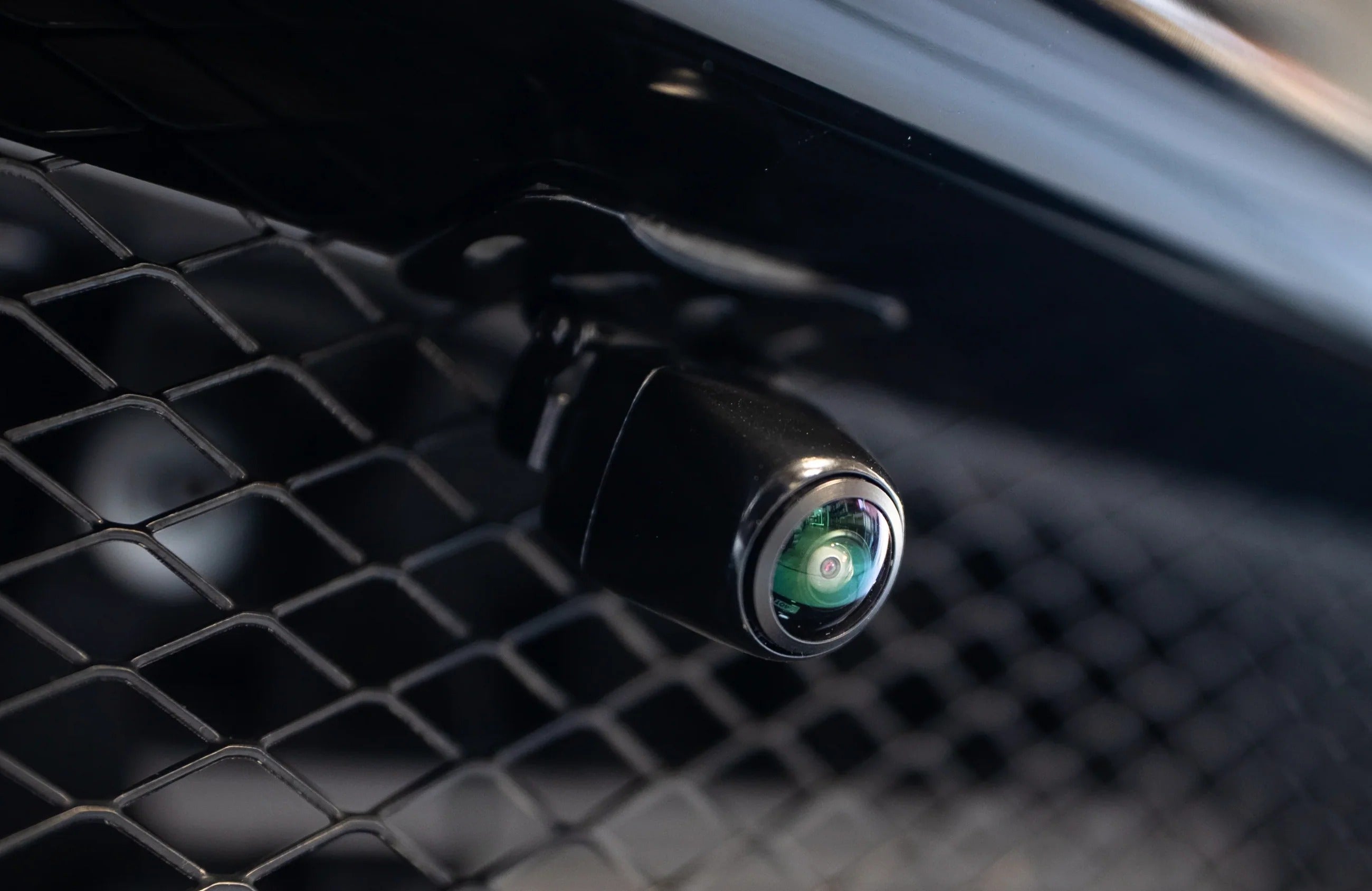 Front Camera for Your Car: Why You Need One and How It Works with CarPlay