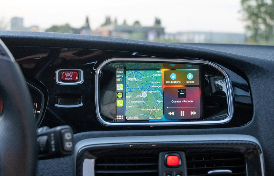 How do I install CarPlay in my Volvo V40?