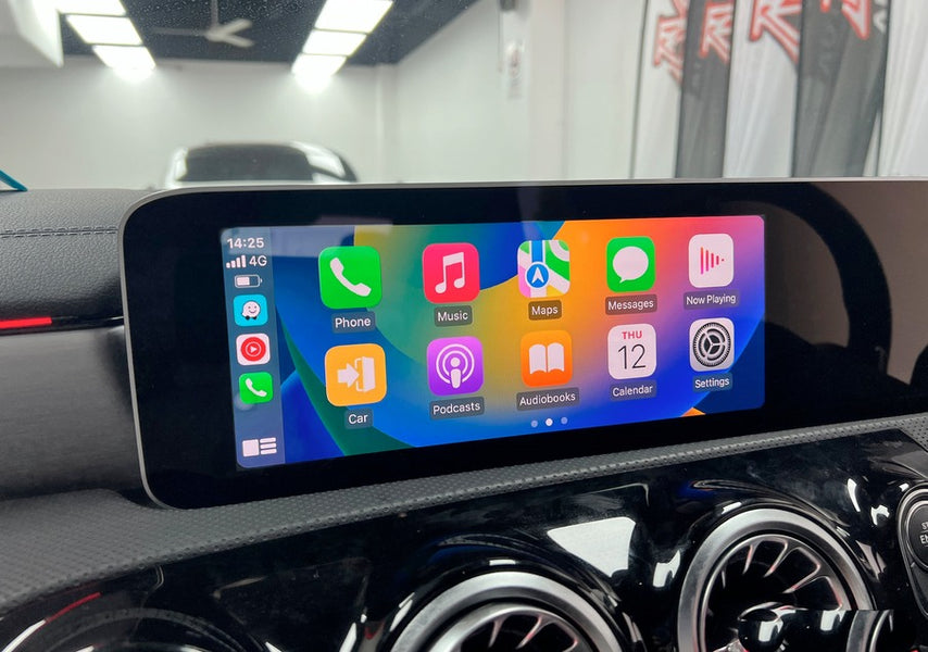 How can you customize Apple Carplay to suit your preferences?