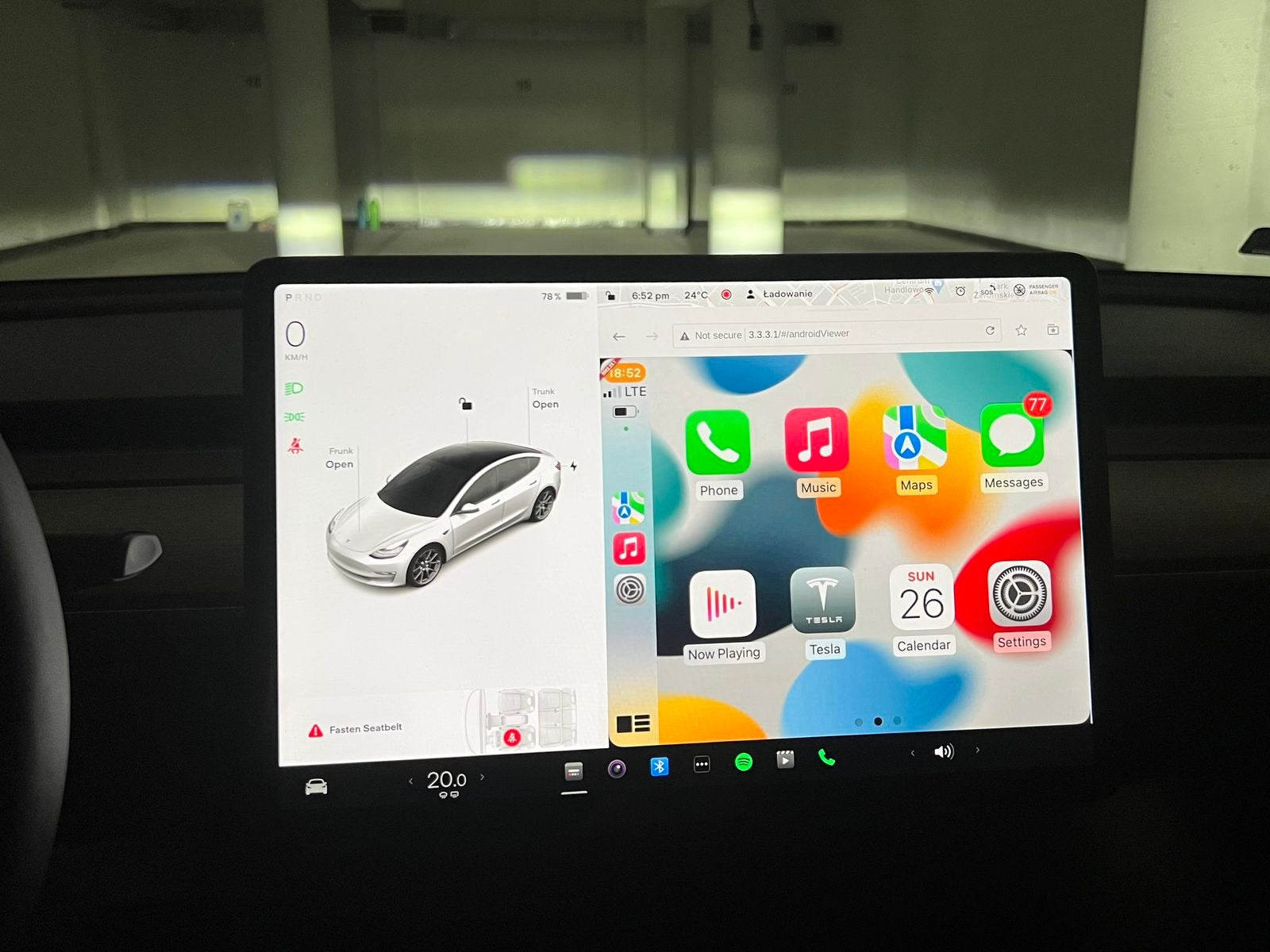 CarPlay in Tesla 2025 wireless